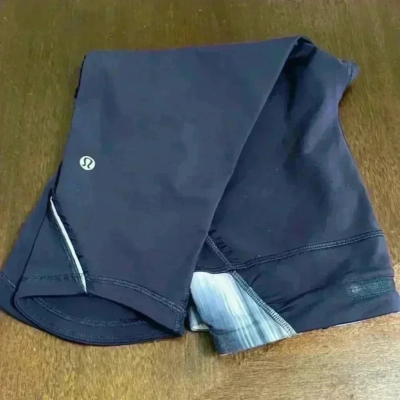 Lululemon cropped legging - Picture 1 of 9